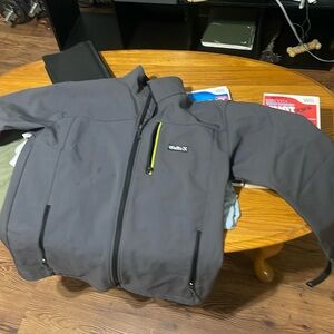 Walls jacket only worn a hand full of times light weight and great to style